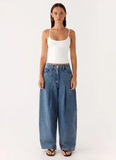 Zayn Pleated Denim Jeans Light Wash Blue