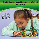 LEGO Refugio Malvado de Elphaba Juego de Construcción - Figuras de Juguetes de Elphaba y Fiyero y Juego de Reparto con Amigos del Bosque - Bloques de Construcción de Juego Simulado para Niños. Edades