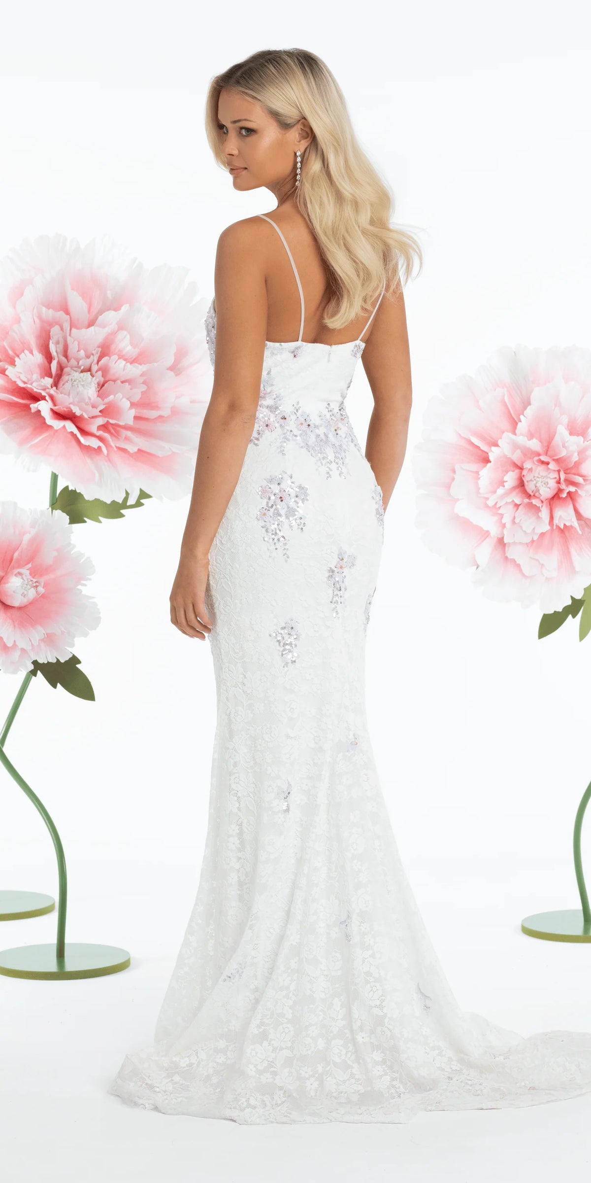 Sweetheart Lace Plunge Trumpet Dress with Floral Appliques